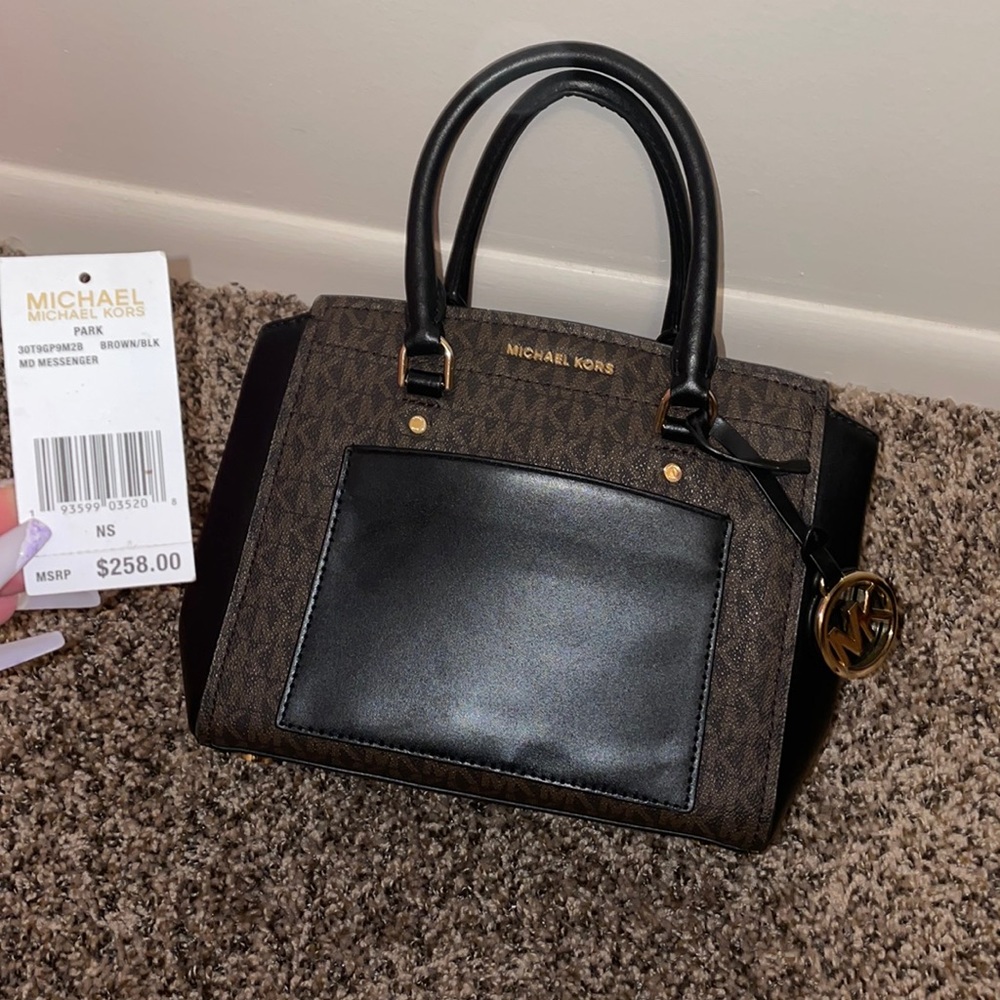 Brown & black mk purse great condition